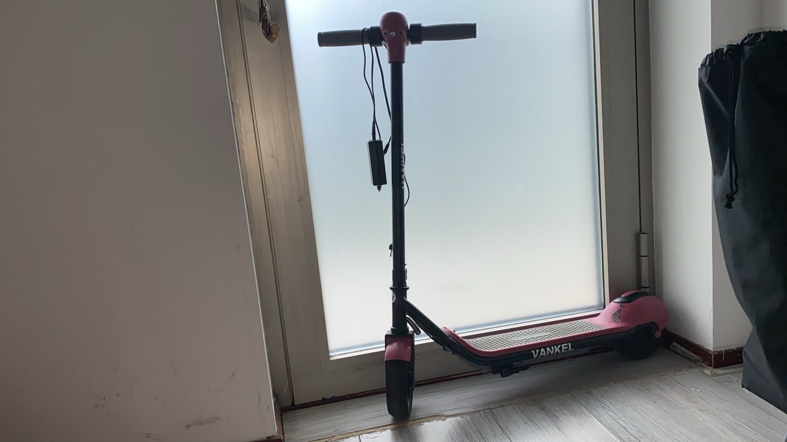 Vankel elektrische kinderstep – zo goed als nieuw, Ophalen, Zo goed als nieuw