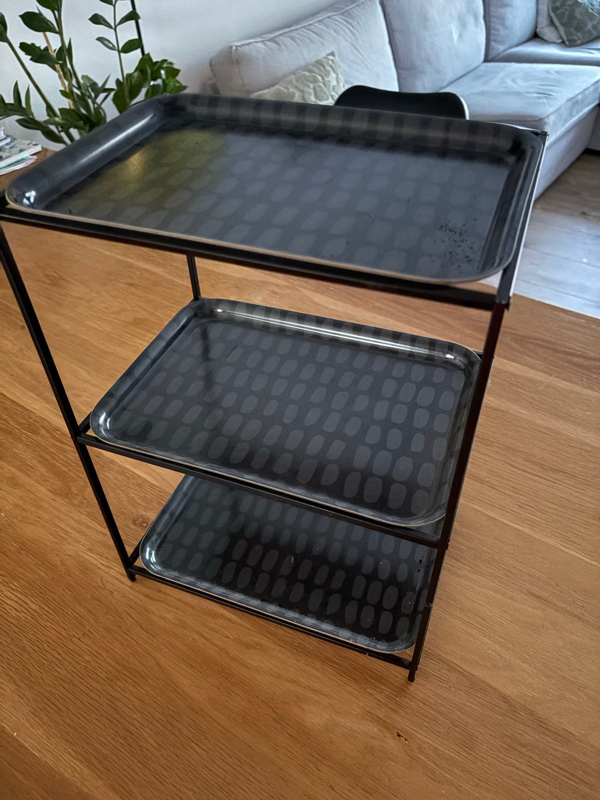 Ikea metalen rekje met dienblaadjes voor koffiecorner, Ophalen, Zo goed als nieuw, Zwart, Metaal