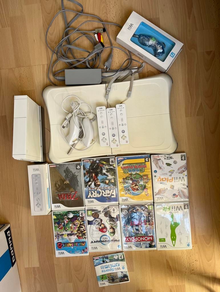 Nintendo Wii incl spellen, Ophalen, Zo goed als nieuw, Met 3 controllers of meer, Met games