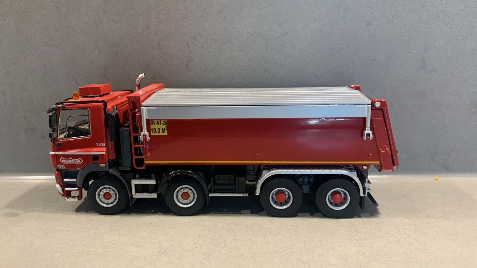 WSI daf cf nooteboom kipper, Hobby en Vrije tijd, Modelauto's | 1:50, Ophalen of Verzenden, Zo goed als nieuw, Bus of Vrachtwagen