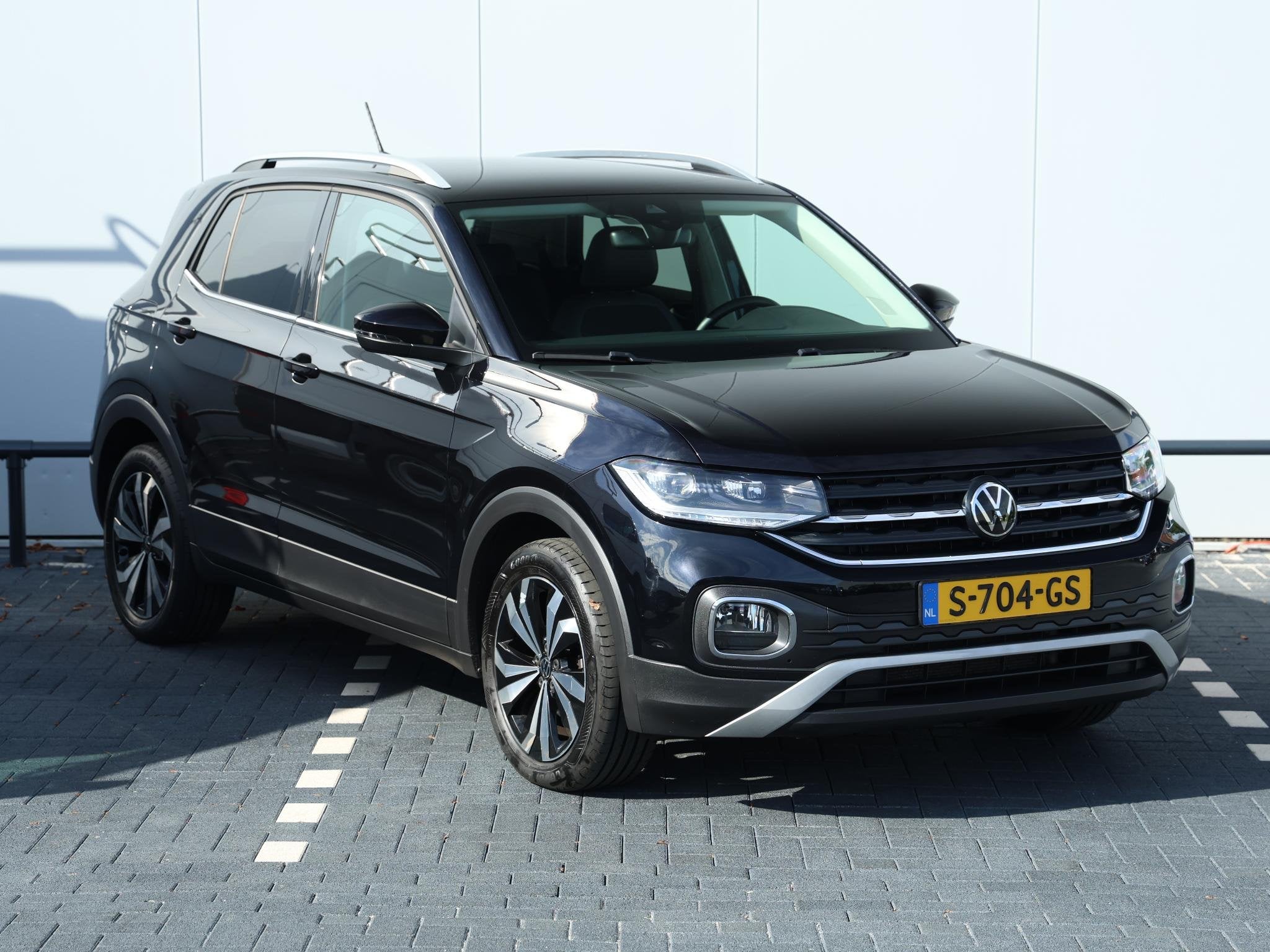 Volkswagen T-Cross 1.5 TSI Style 150 pk DSG | Navigatie | Le, 4 cilinders, 150 pk, Zwart, Grijs