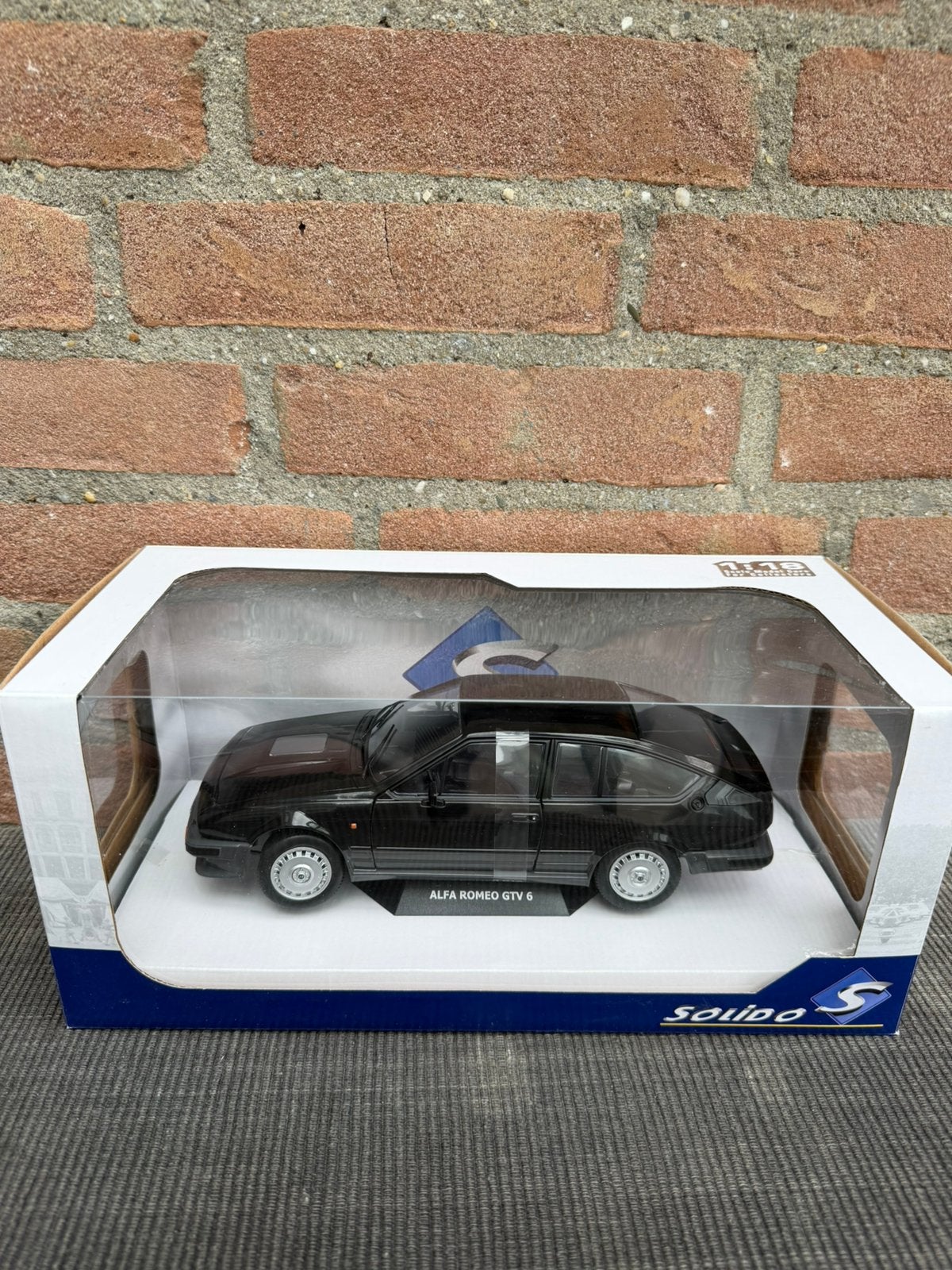 1:18 Solido Alfa Romeo Alfetta GTV6 ……… 49,50, Ophalen of Verzenden, Nieuw, Auto, Solido