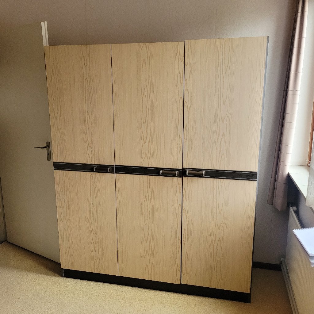 Vintage 3-deurs legkast/kledingkast ( jaren 80), Huis en Inrichting, Ophalen, Gebruikt, 100 tot 150 cm, Jaren 80