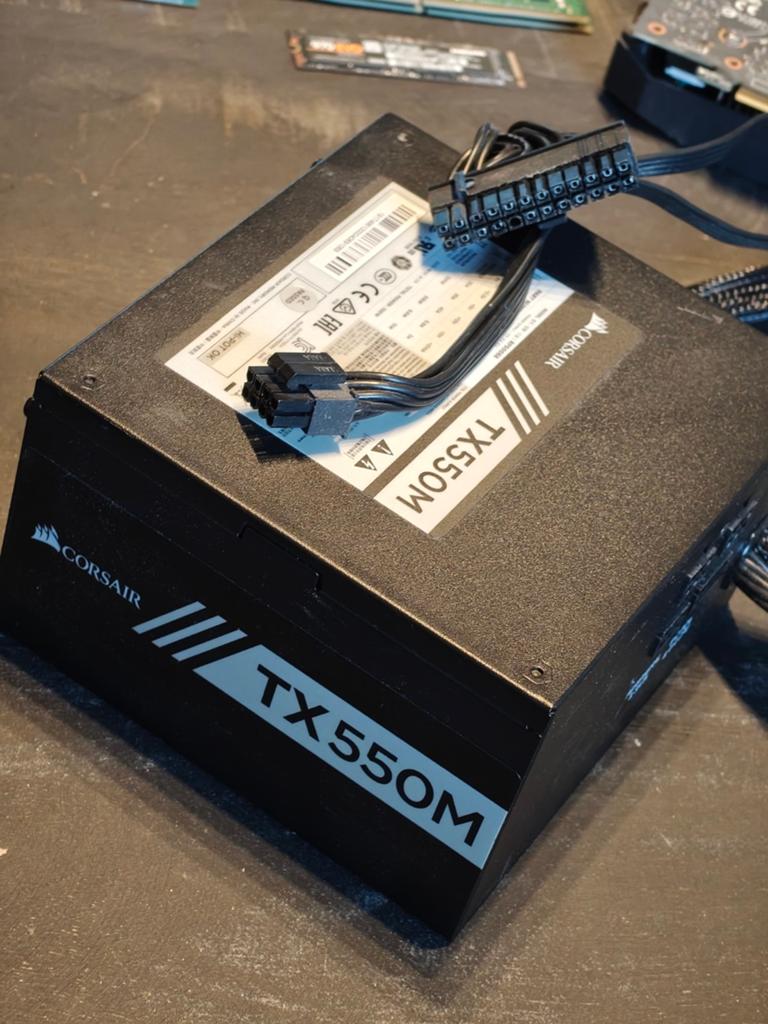 Corsair TX550M Voeding - 550W Semi-Modulair, Computers en Software, Interne voedingen, Ophalen of Verzenden