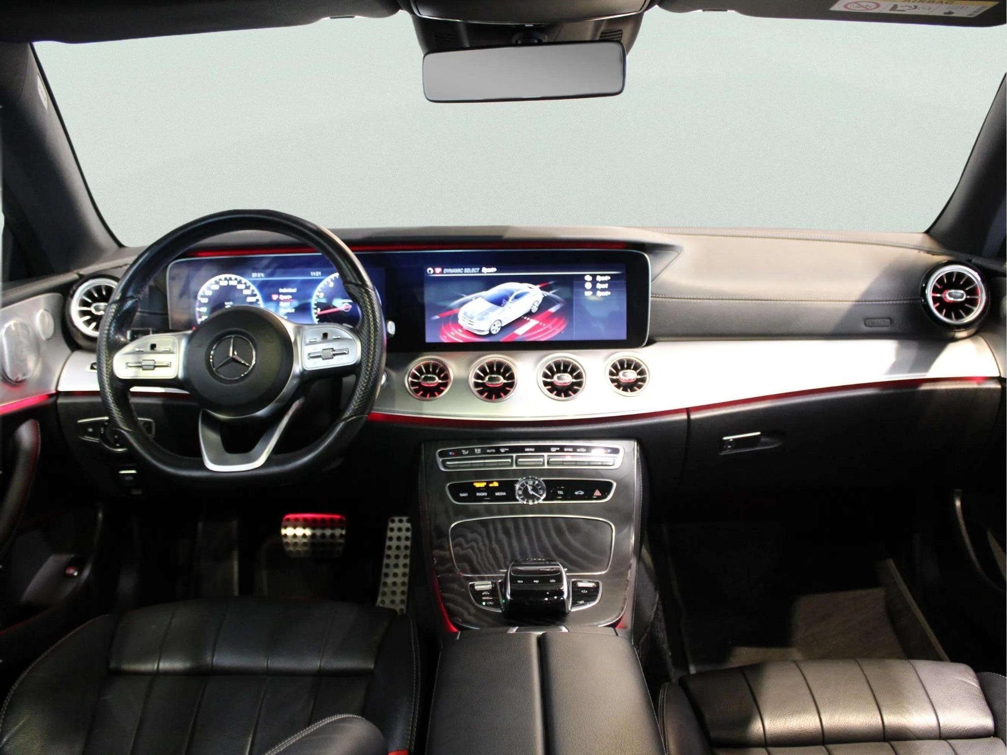 Mercedes-Benz E-Klasse Coupé 200 | Panorama dak, Auto's, Mercedes-Benz, Automaat, 12 maanden, Achterwielaandrijving, 4 cilinders