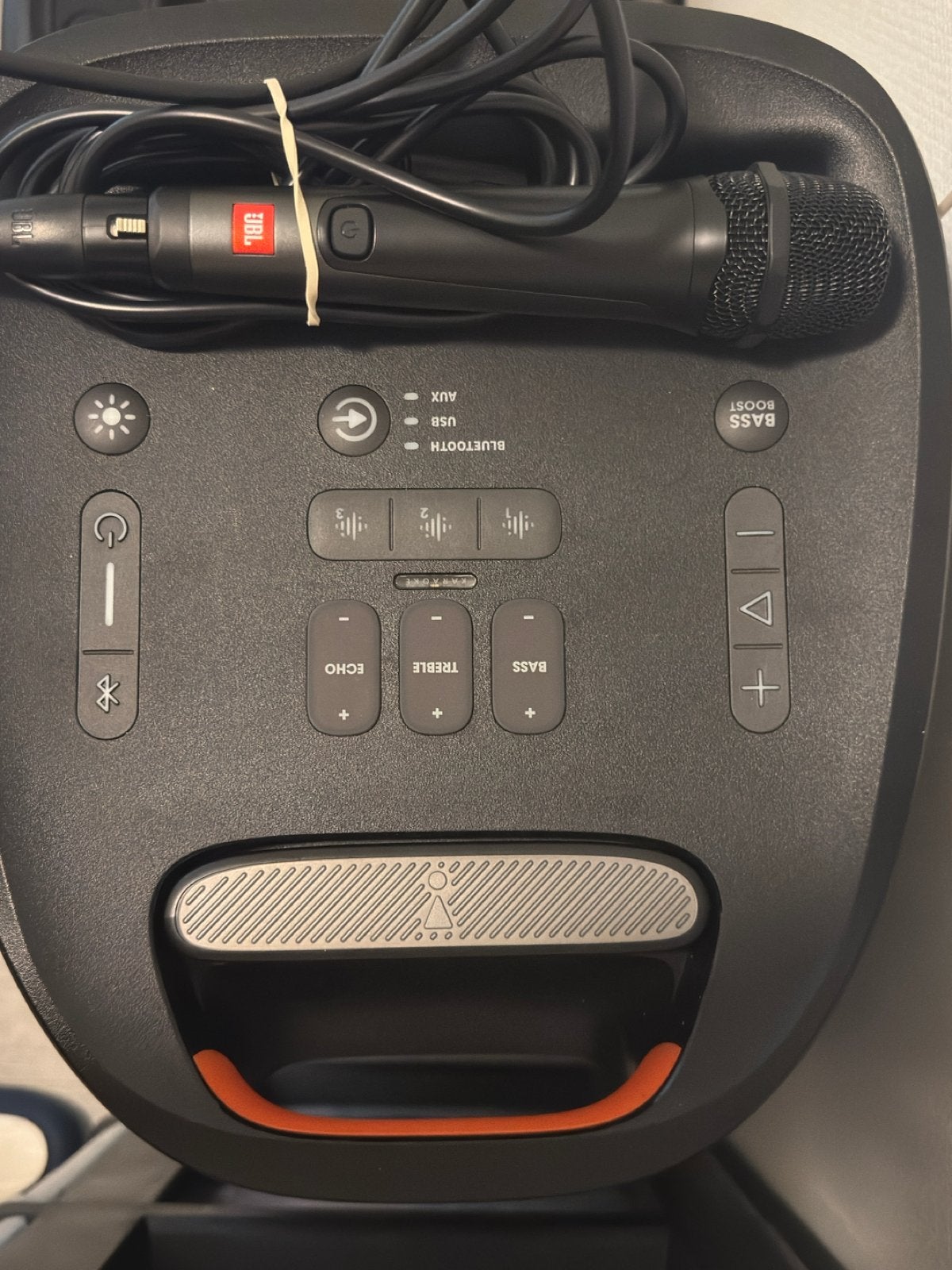 JBL PartyBox 310 - Zo goed als nieuw, inclusief microfoon
