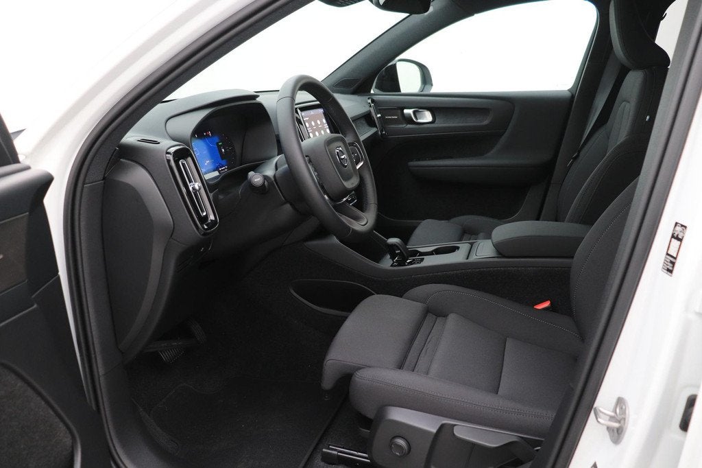 Volvo EX40 Extended Range Plus Black Edition 82 kWh | ACC |, Auto's, Volvo, Automaat, Gebruikt, 252 pk, Wit