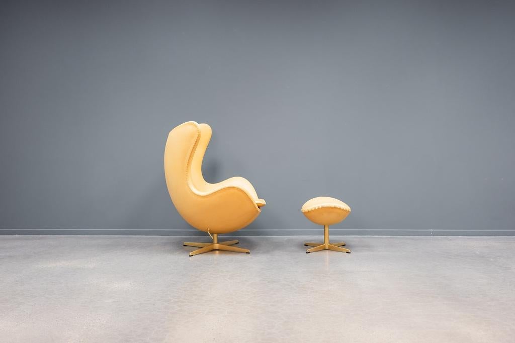 Egg chair + ottoman, Huis en Inrichting, Fauteuils, Ophalen of Verzenden, Zo goed als nieuw