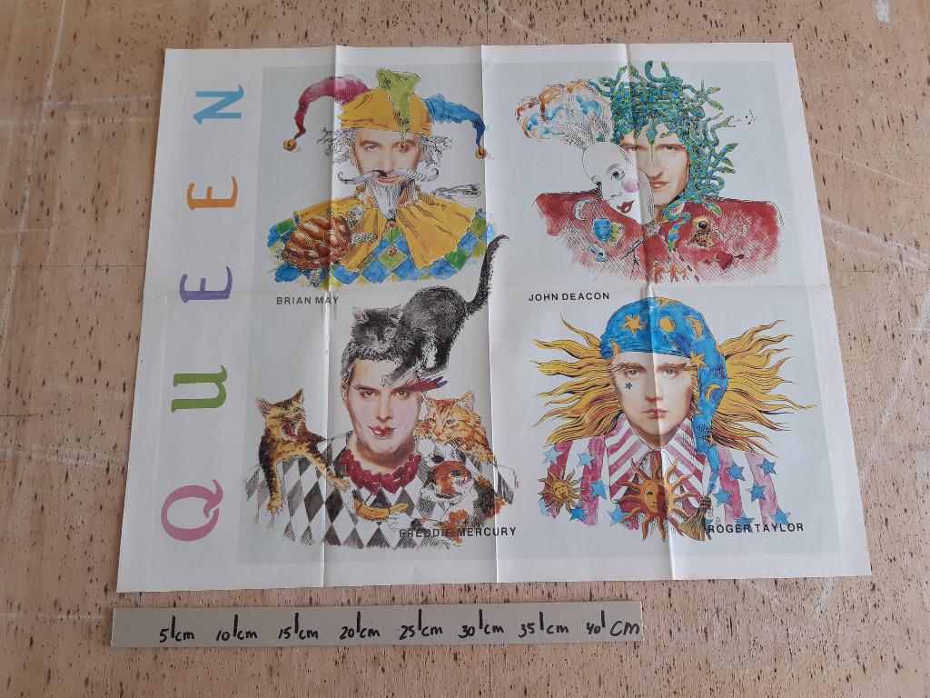 Poster Queen  Maat A2/1 51x63 cm Hitkrant Jason Priestly, Rechthoekig Liggend, Ophalen of Verzenden, Zo goed als nieuw, A1 t/m A3