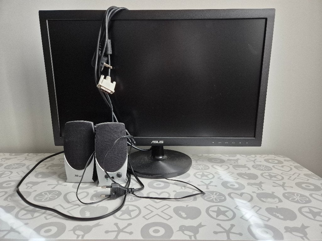 GRATIS, beeldscherm met speakers, Ophalen, Gebruikt, Overige typen, Onbekend