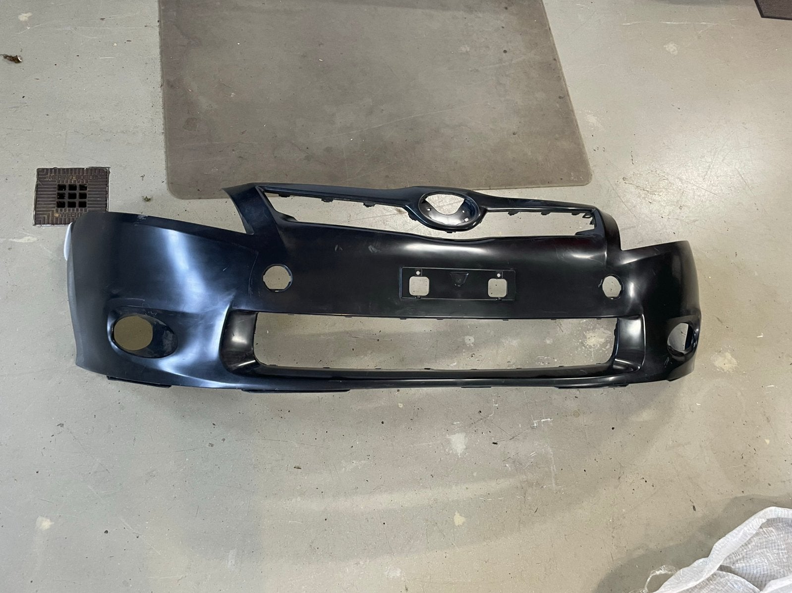 Nieuwe ongespoten voorbumper Toyota  Auris, Ophalen of Verzenden, Nieuw