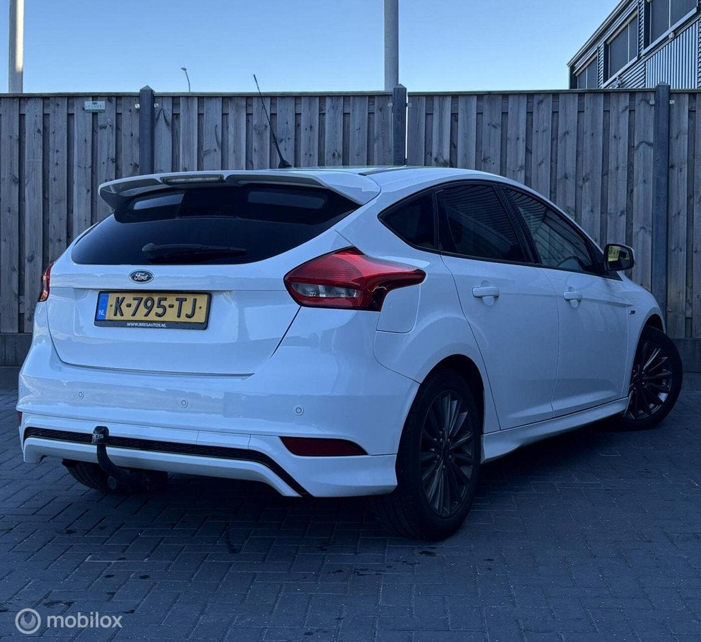 Ford Focus 1.0 Titanium/ST-LINE/CRUISE CONTROL/PDC/TREKHAAK/, Auto's, Ford, Gebruikt, Wit, 3 cilinders, 999 cc