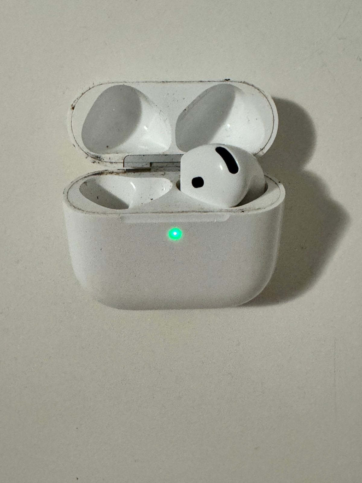 AirPods 4 (Lees de beschrijving), Ophalen of Verzenden, Zo goed als nieuw