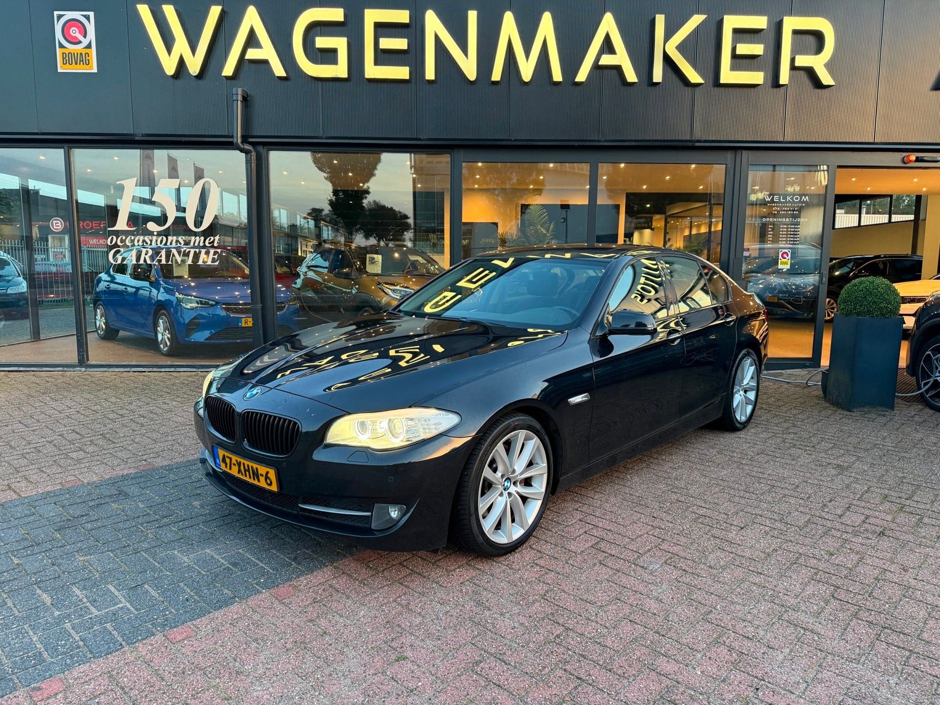 BMW 5-serie 528i Executive AUT|NAVI|Cruise|VolledigOnderhoud, Auto's, Automaat, Gebruikt, 2000 kg, Zwart