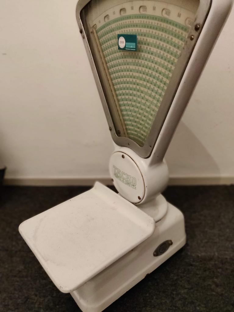 Tacho oude weegschaal, Ophalen