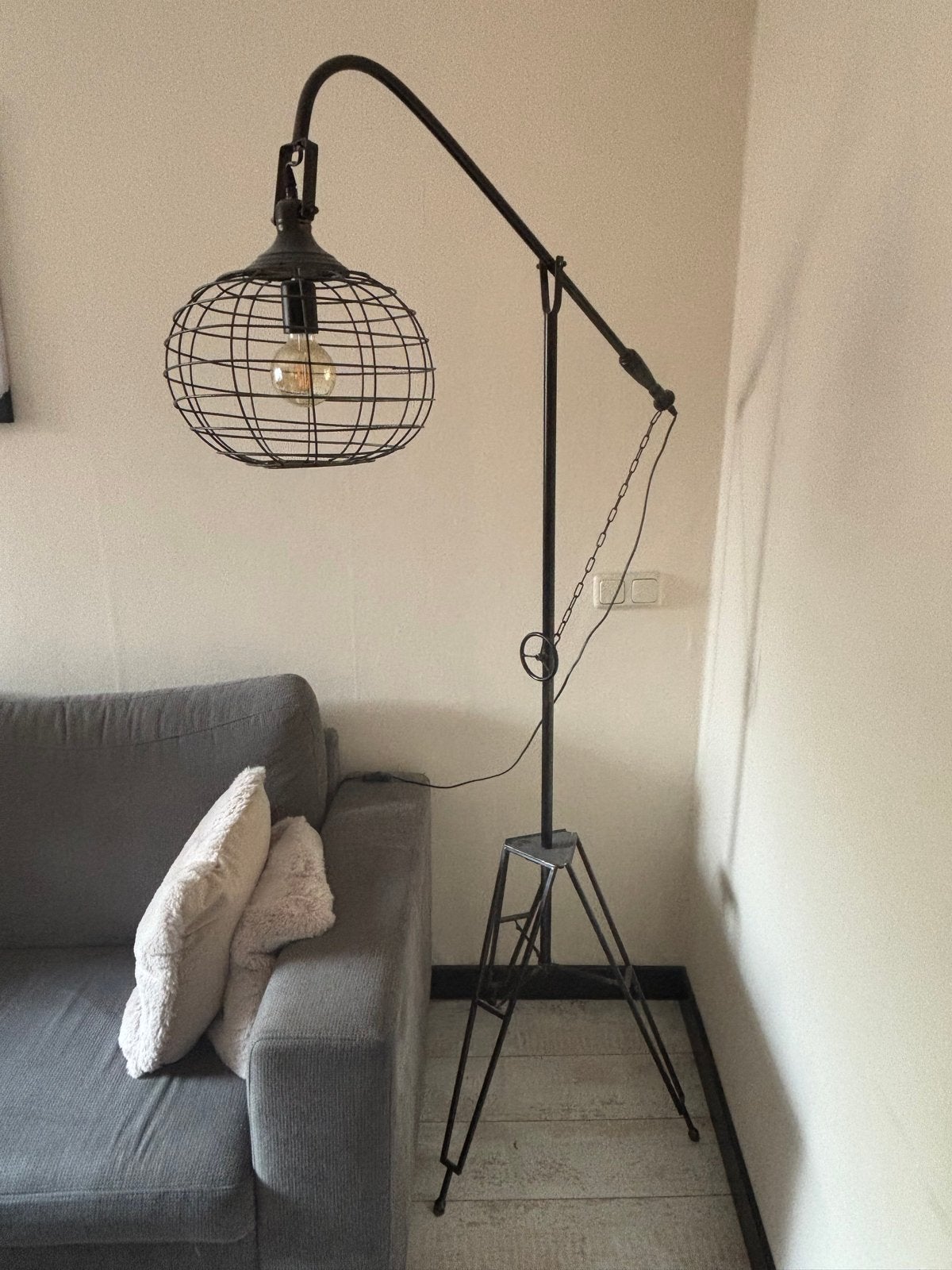 Stoere Staande Industriële Lamp - Zwart Metaal, Ophalen, Gebruikt, E27 (groot), Metaal