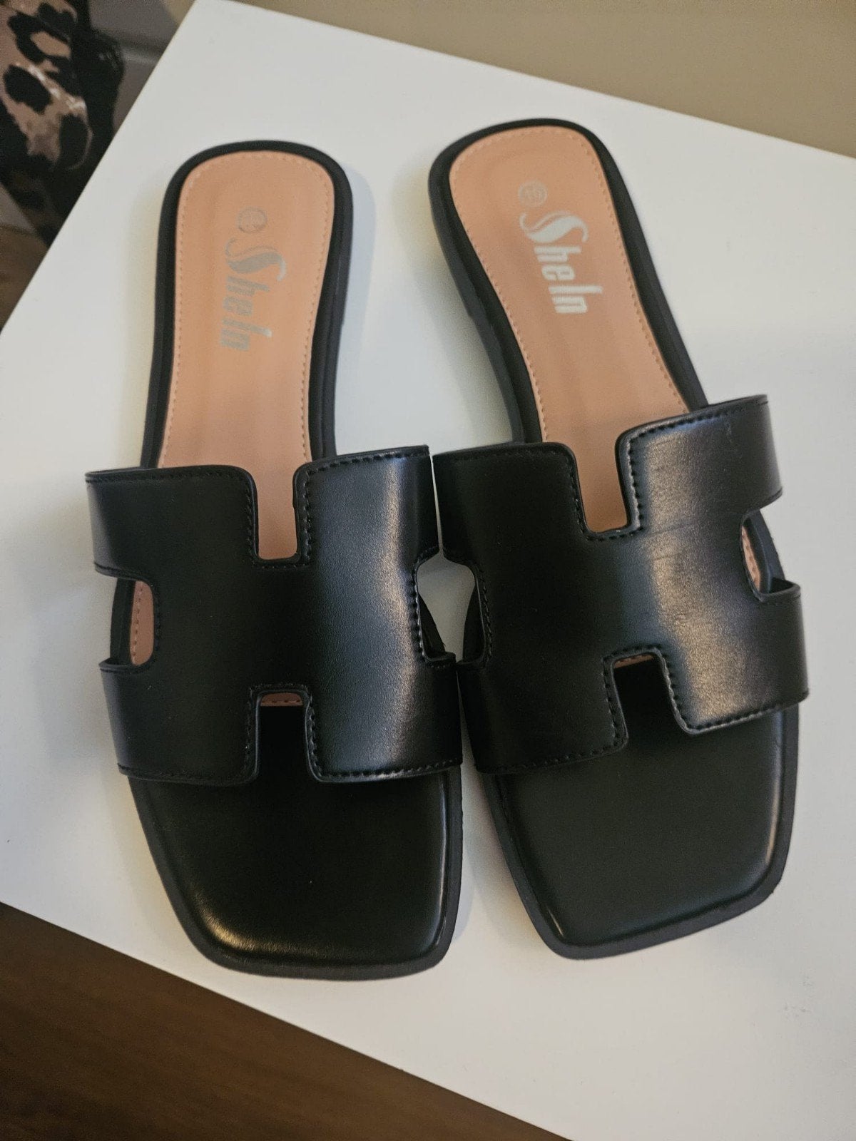 Slippers maat 41, Ophalen of Verzenden, Nieuw, Zwart