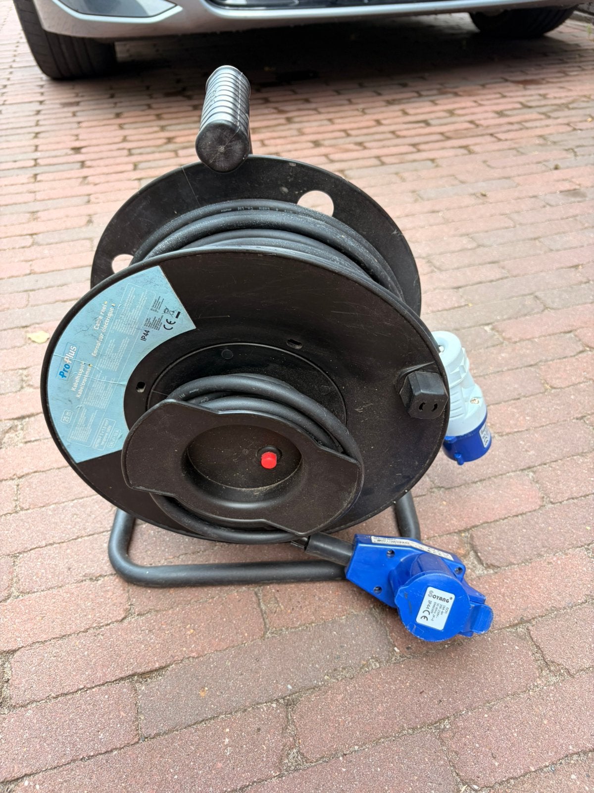 CEE campingstroom haspel 25 meter + opbouwstopcontact, Ophalen, Zo goed als nieuw