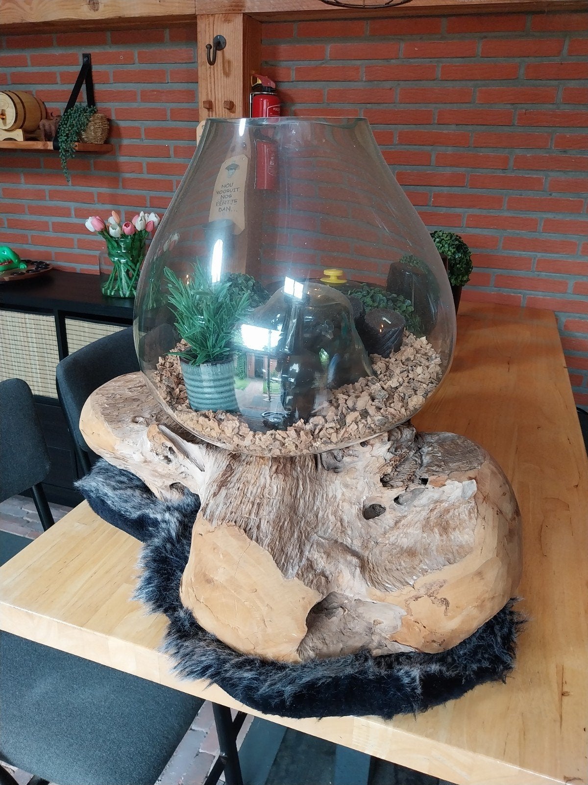 Handgeblazen vaas met houtenvoet, Ophalen of Verzenden, Nieuw, Glas, Handgemaakt