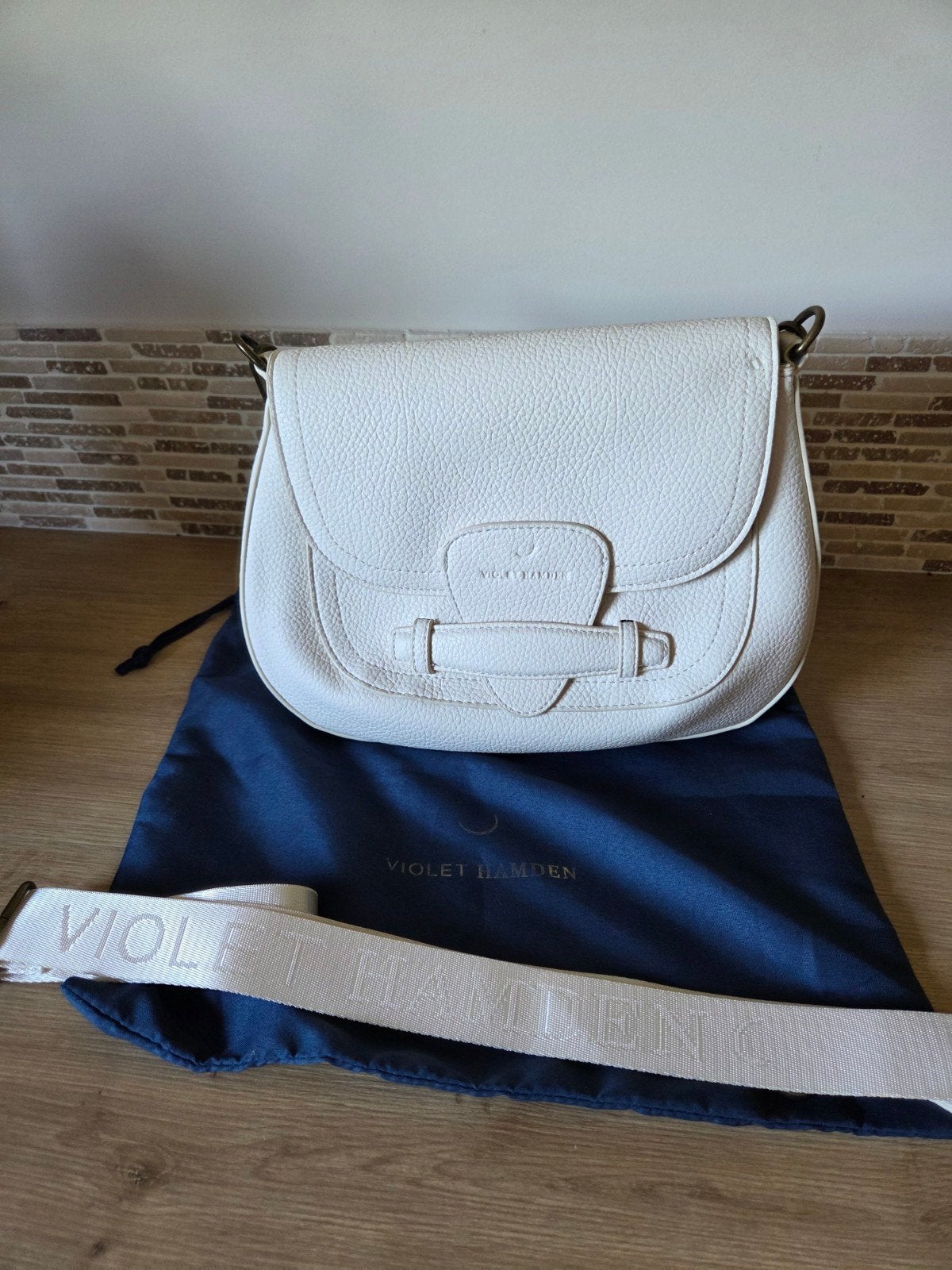 Violet Hamden Schoudertasje - Zo goed als nieuw, Sieraden, Tassen en Uiterlijk, Ophalen of Verzenden, Zo goed als nieuw, Wit, Schoudertasje