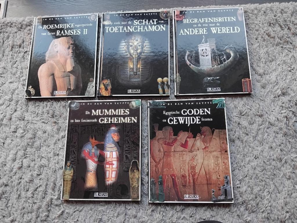 IN DE BAN Van EGYPTE boeken 5 VERSCHILLENDE, Boeken, Ophalen, 14e eeuw of eerder, Overige gebieden, Zo goed als nieuw