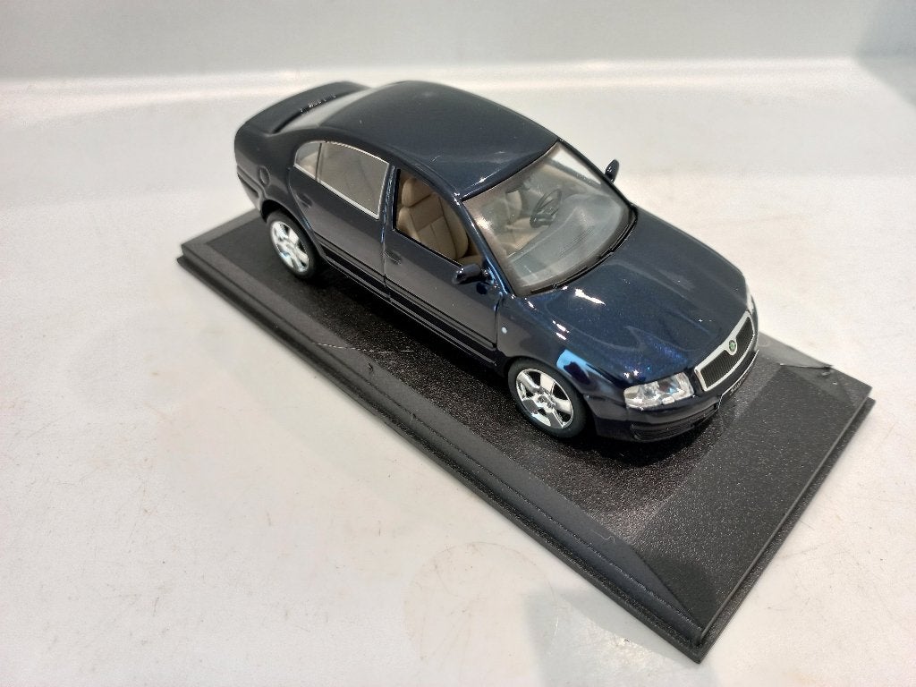 Skoda Superb Kaden 1:43 modelauto 129, Ophalen of Verzenden, Nieuw, Auto, Overige merken