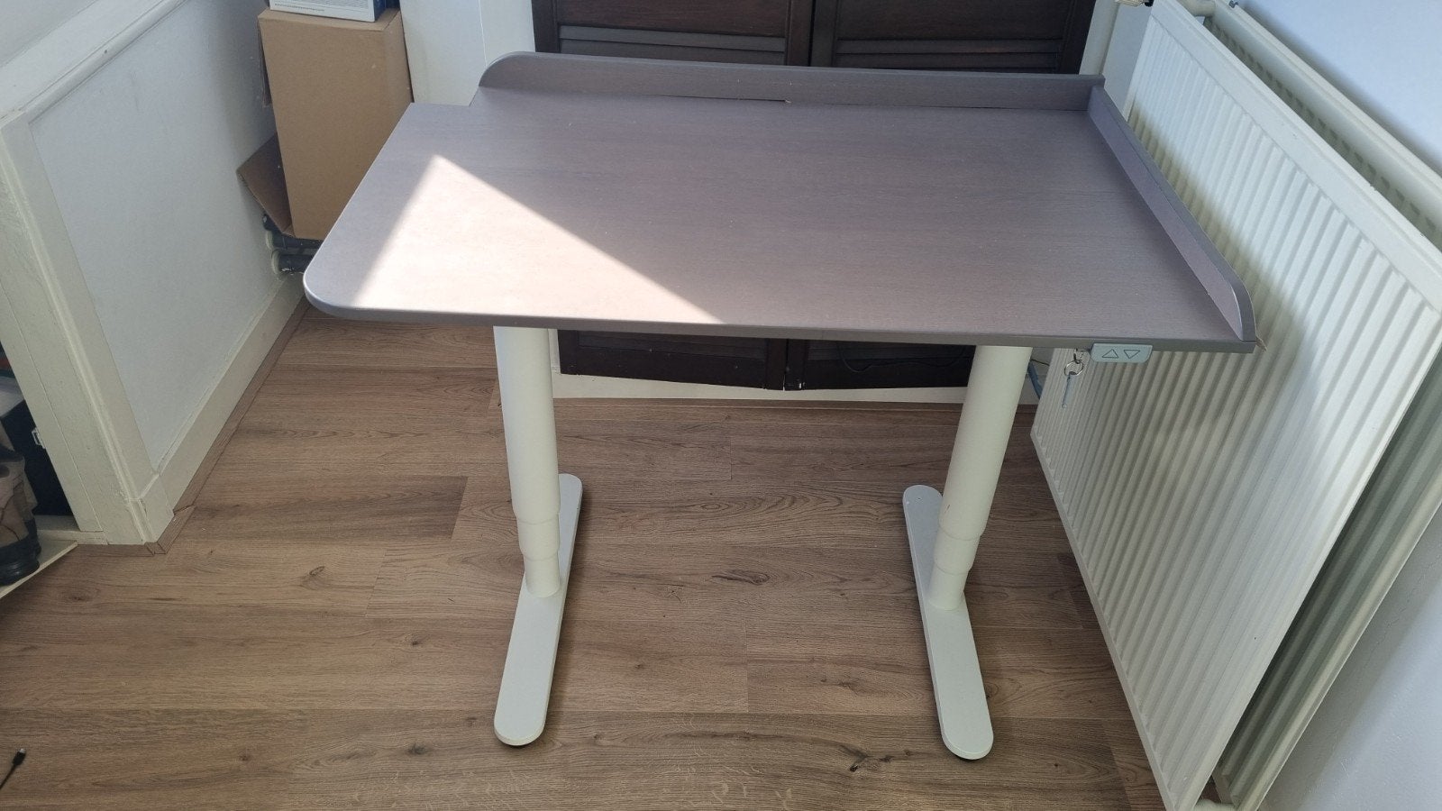 Zit-sta bureau 110x70 cm - In hoogte verstelbaar, Zit-sta bureau, Gebruikt, 110 cm, Spaanplaat of MDF