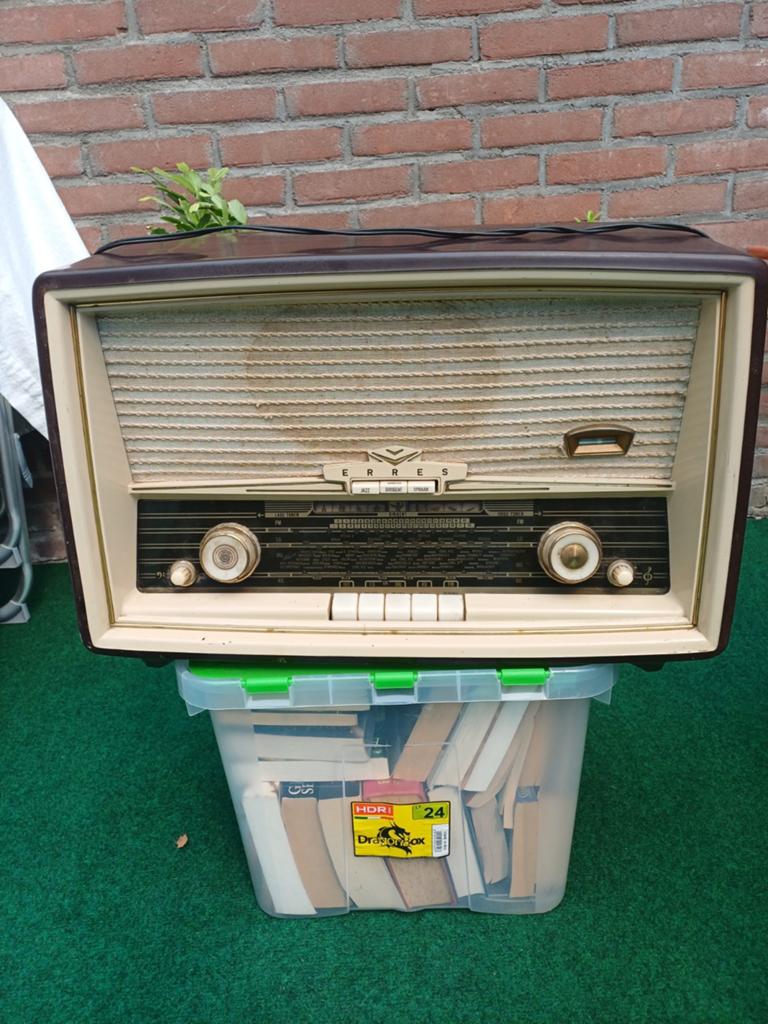 Oude radio doet het nog goed, Ophalen of Verzenden