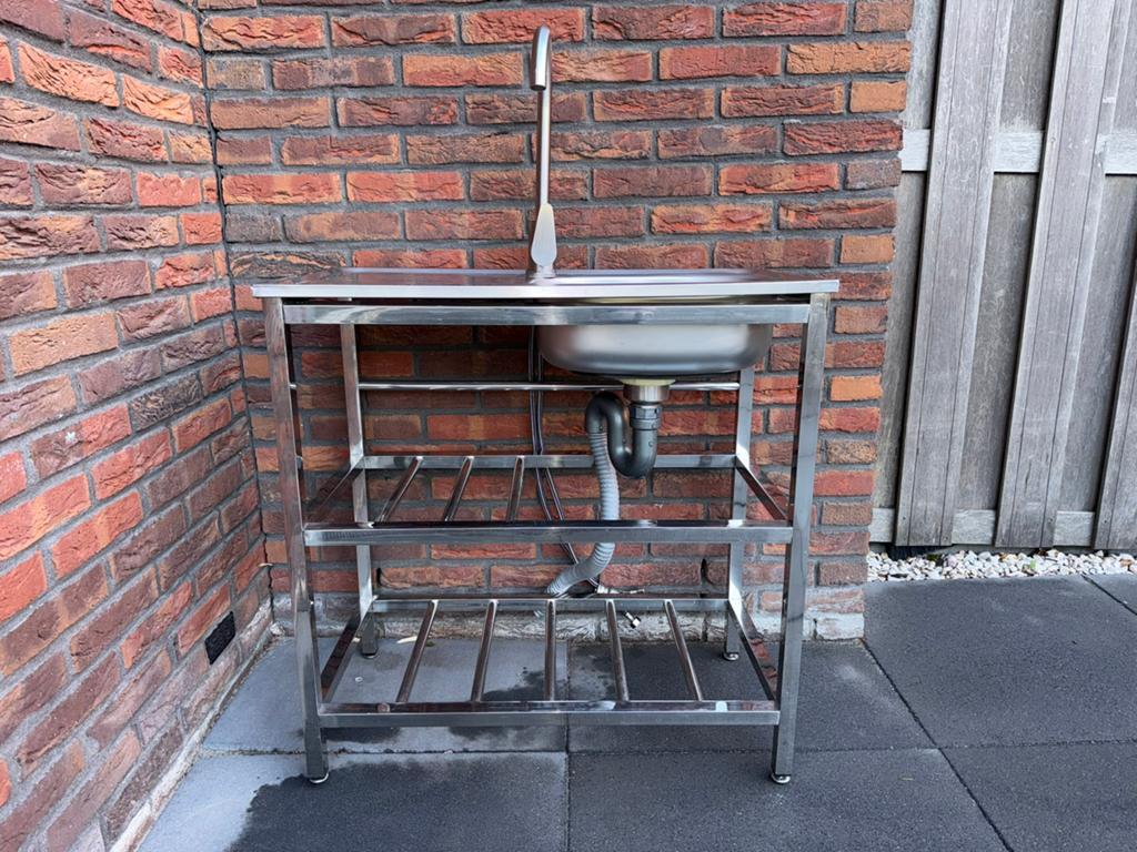 Camping wastafel met warm/koudwaterkraan, Caravans en Kamperen, Kampeeraccessoires, Ophalen of Verzenden, Zo goed als nieuw