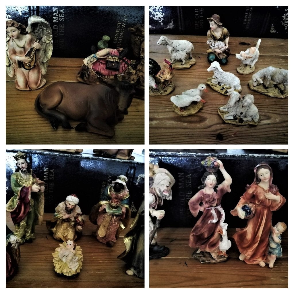 Zeer compleet kerststal beeldjes 23 delig veel dieren oud, Antiek en Kunst, Ophalen of Verzenden