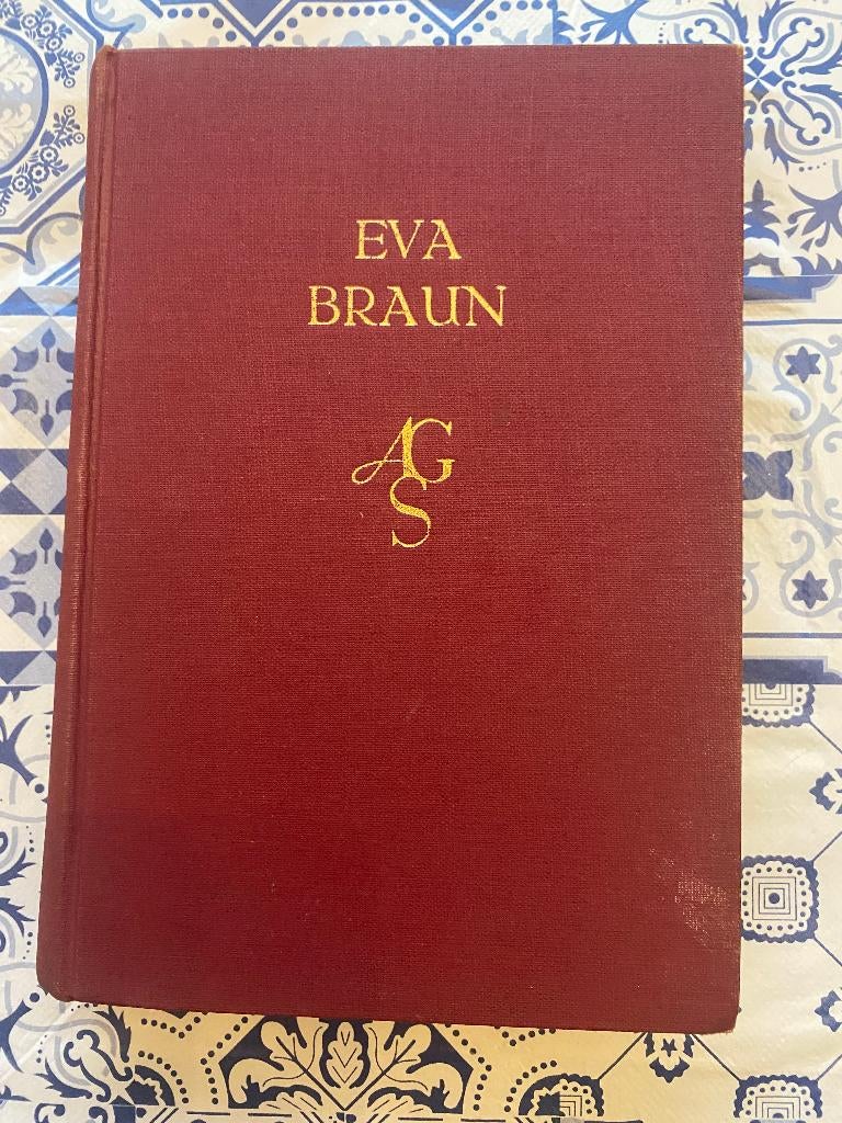 boek Eva Braun door: Frances Bonker, Boeken, Ophalen of Verzenden, Gelezen, Overige