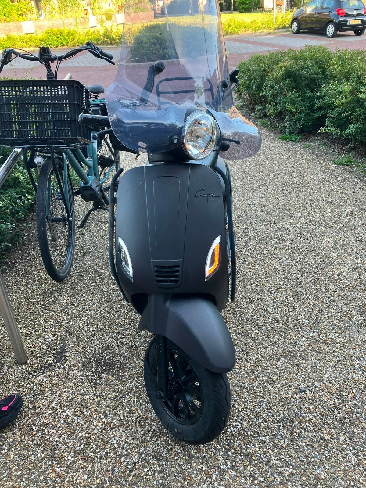 Capri scooter matzwart met windscherm en valbeugels, Ophalen of Verzenden