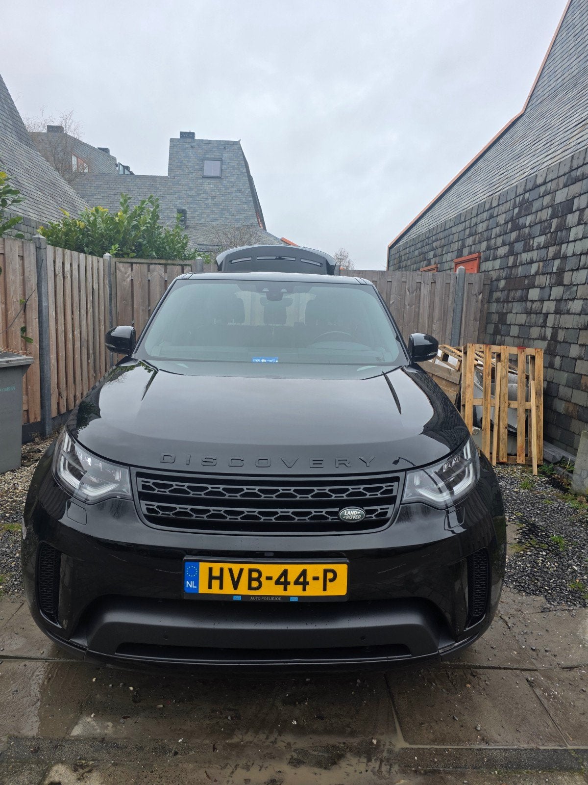 Land Rover Discovery 2.0 Si4 300pk Aut 7pl. 2018 Zwart, Auto's, Automaat, 2207 kg, 4 cilinders, Zwart
