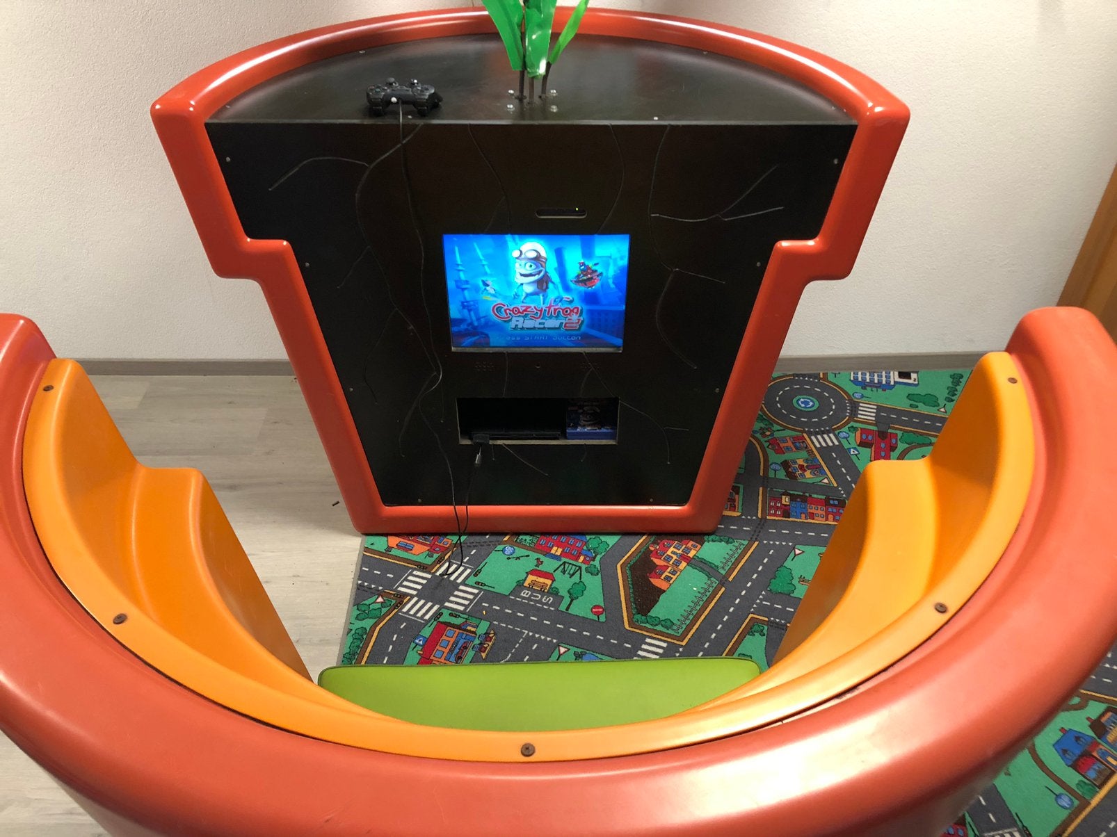 kinder Ps2 game hoek / dvd corner type Bloempot, Ophalen, Zo goed als nieuw, Jongen of Meisje