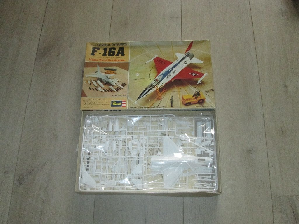 Revell modelbouw general dynamics F-16A, Ophalen of Verzenden, Zo goed als nieuw, Groter dan 1:72, Revell