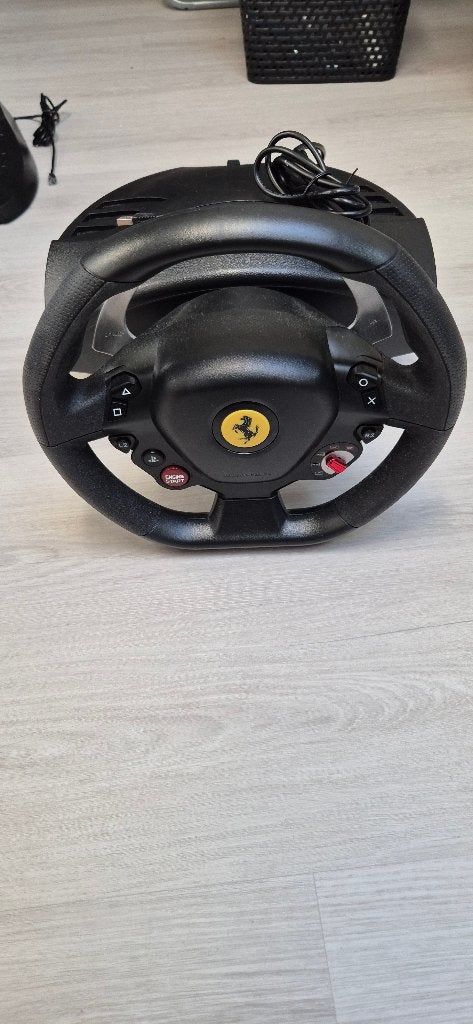 Trustmaster Model T80 Ferrari 488 GTB Edition, Ophalen of Verzenden, Zo goed als nieuw, Stuurtje of Sportattribuut