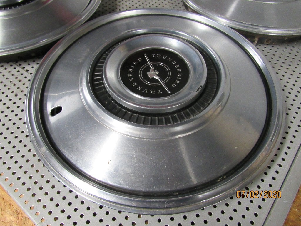 Set Wieldoppen Hubcap Ford Thunderbird '72-'76 T-Bird RVS 15, Gebruikt, Amerikaanse onderdelen, Ford, USA