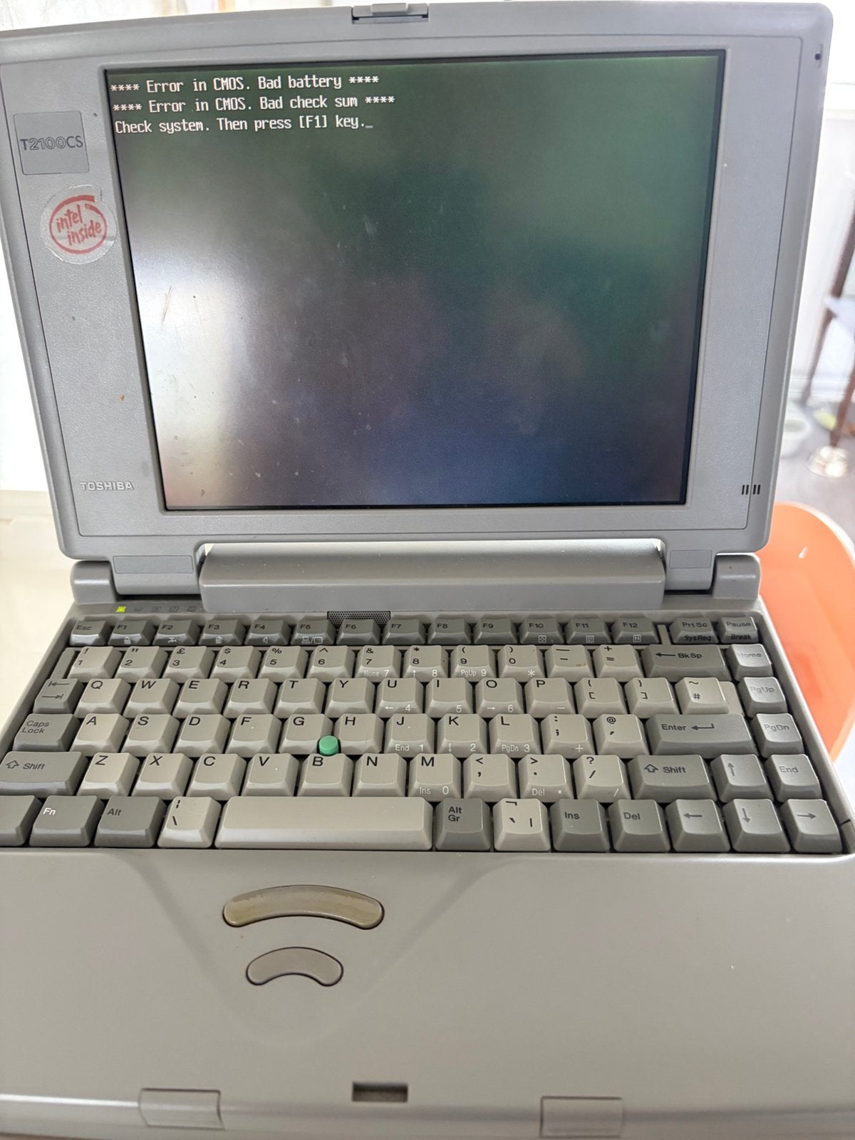 Bieden en ophalen: Vintage Toshiba laptop T2100CS uit 1995, Computers en Software, Ophalen