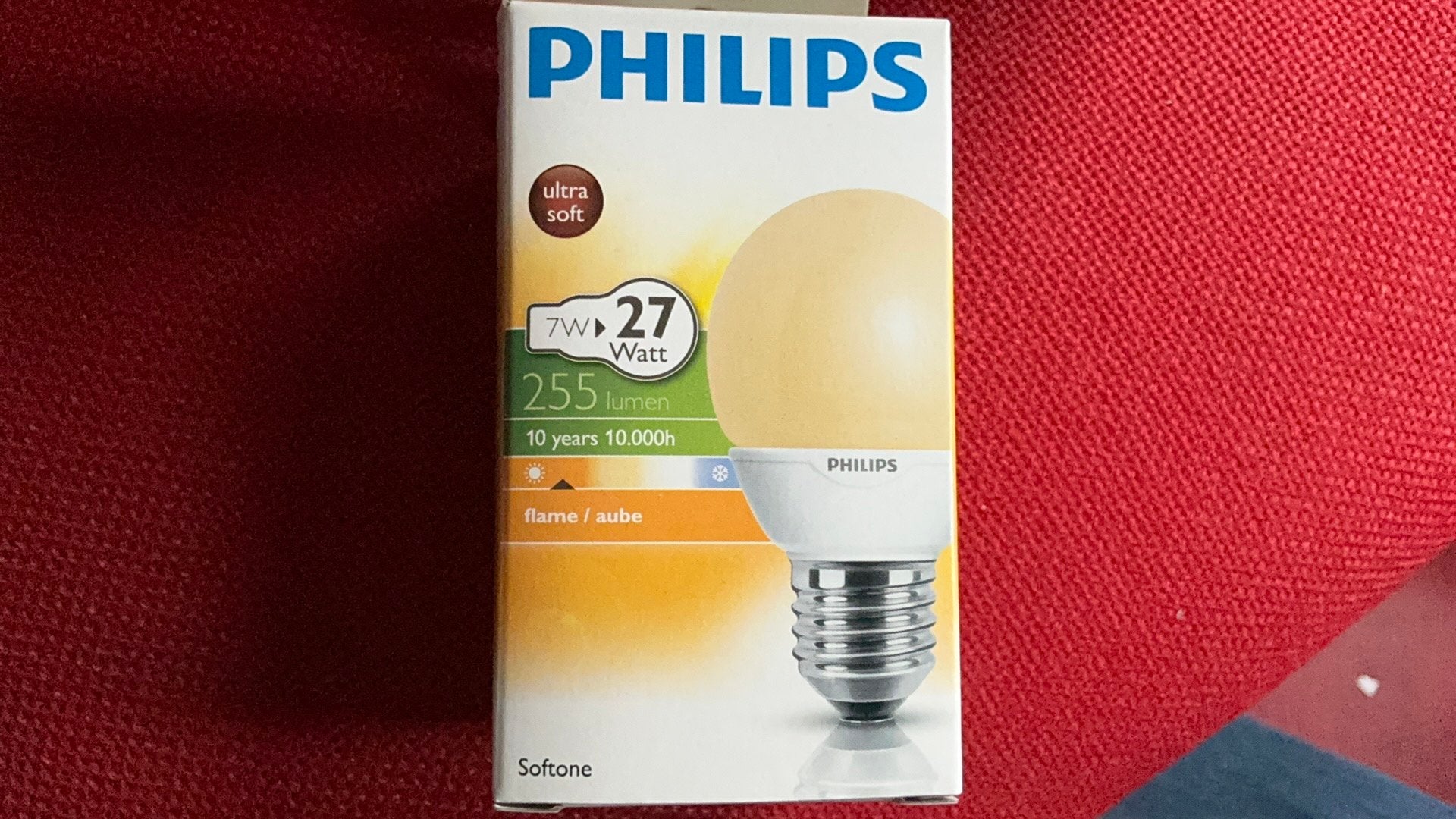 Philips lamp 7 watt equivalent 27 watt E 27 flame/ aube, Philips, Nieuw, Spaarlamp, Warm wit