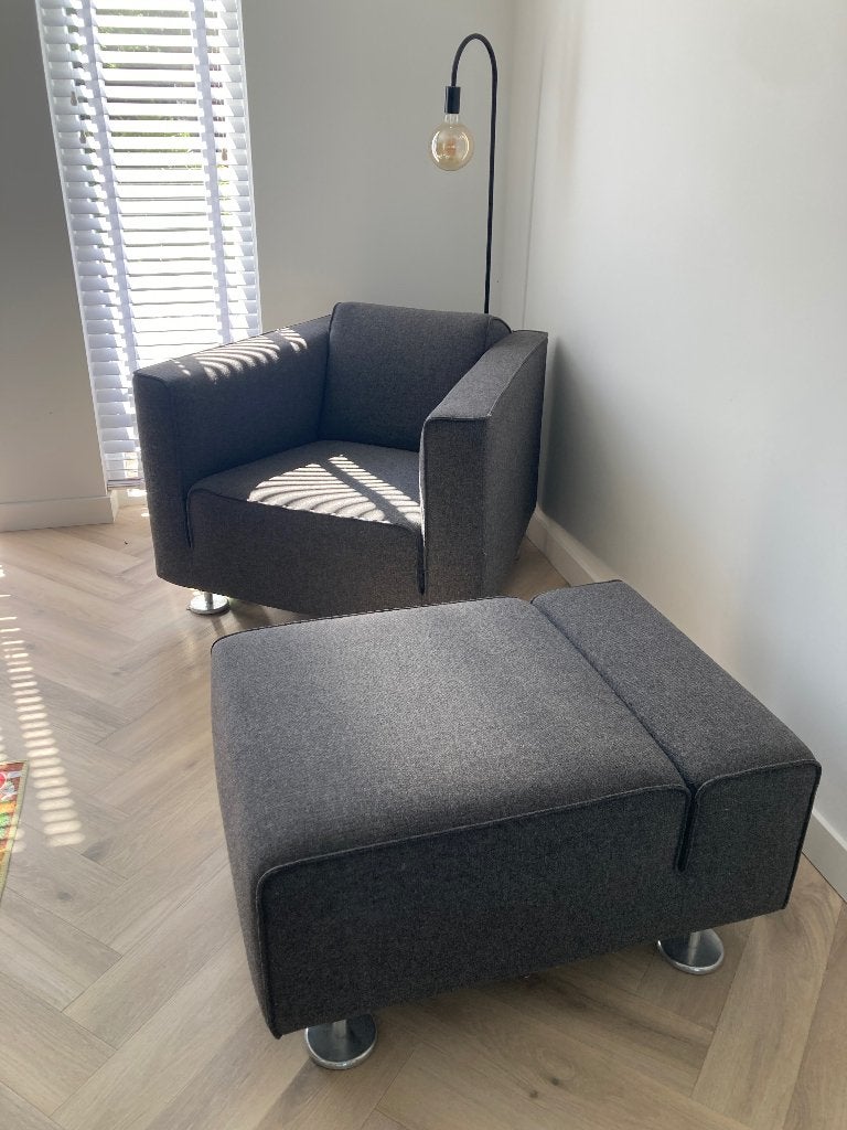 Fauteuil met poef, Ophalen, 75 tot 100 cm, Zo goed als nieuw, Stof
