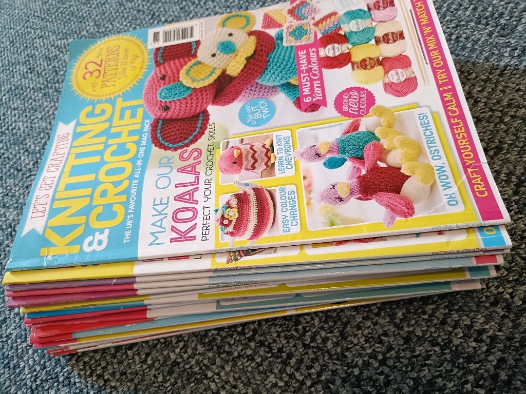 Knitting & Crochet, Ophalen of Verzenden, Gebruikt, Haken, Patroon of Boek