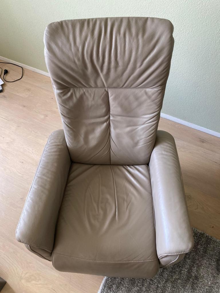Elektrische Relaxfauteuil - Beige/Grijs - Gebruikt, Huis en Inrichting, Fauteuils, Ophalen, Gebruikt, 75 tot 100 cm, Leer
