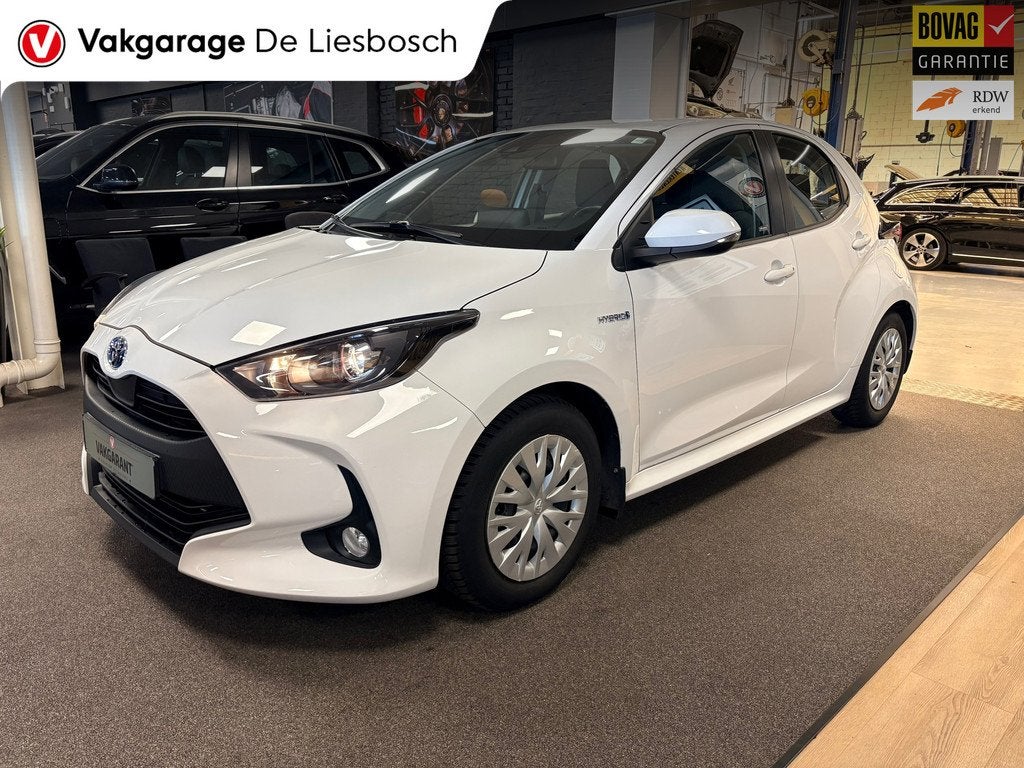 Toyota Yaris 1.5 Hybrid Business Plus automaat/ stuur en sto, 450 kg, Wit, 1490 cc, Bedrijf