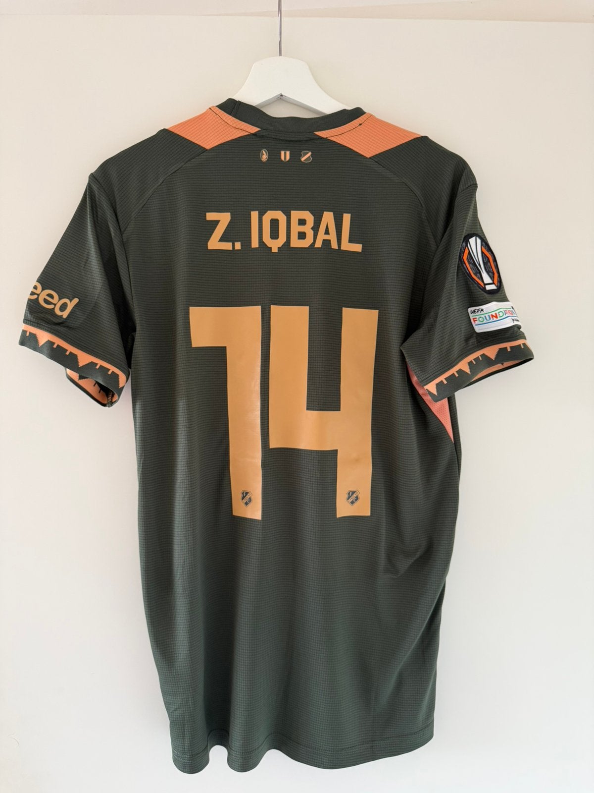 FC Utrecht Match Worn Europa League Shirt – Zidane Iqbal #14, Verzamelen, Sportartikelen en Voetbal, Ophalen, Zo goed als nieuw