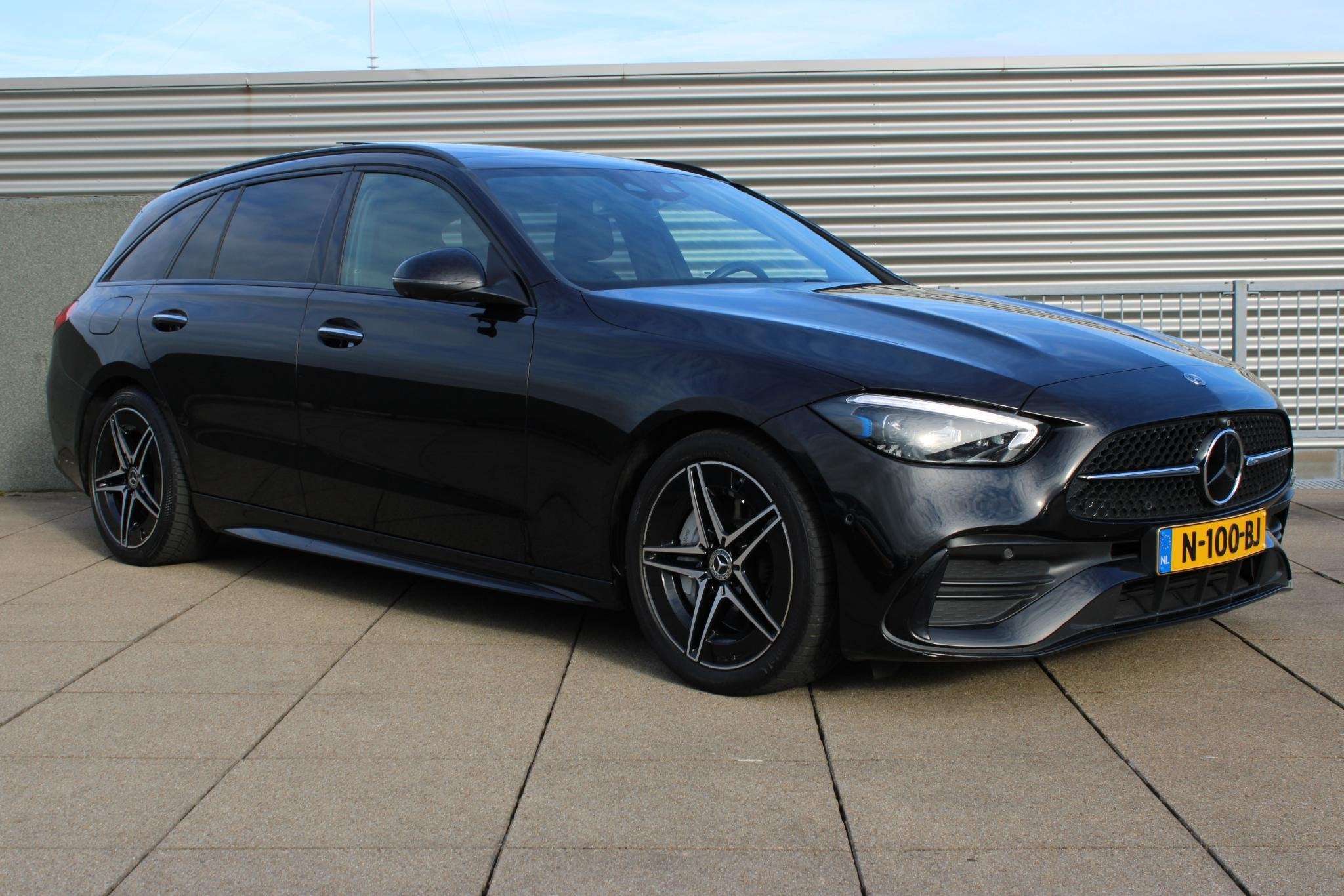 Mercedes-Benz C-klasse Estate 200 Launch Edition AMG Line sc, Zwart, 204 pk, 93 €/maand, 750 kg