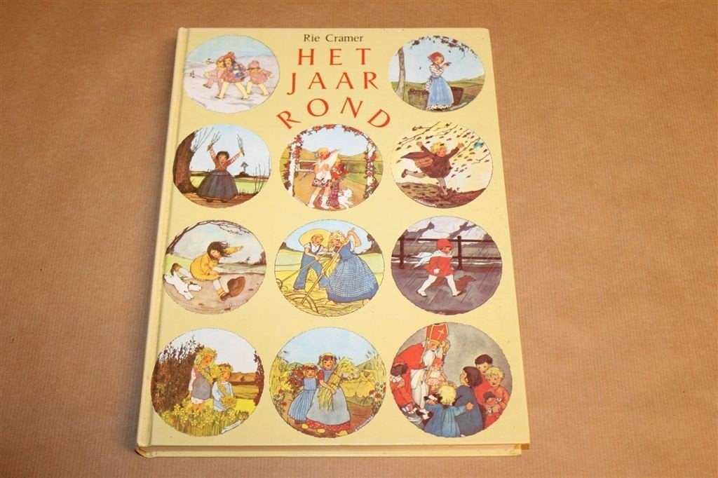 Het Jaar Rond — Rie Cramer, Kleurplaten 7e druk 1985, Boeken, Ophalen of Verzenden, Gelezen