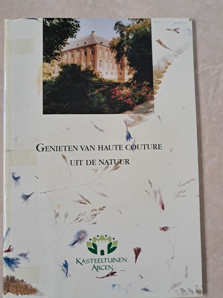 Boekje Kasteeltuinen Arcen van eind jaren negentig, Ophalen of Verzenden, Gelezen