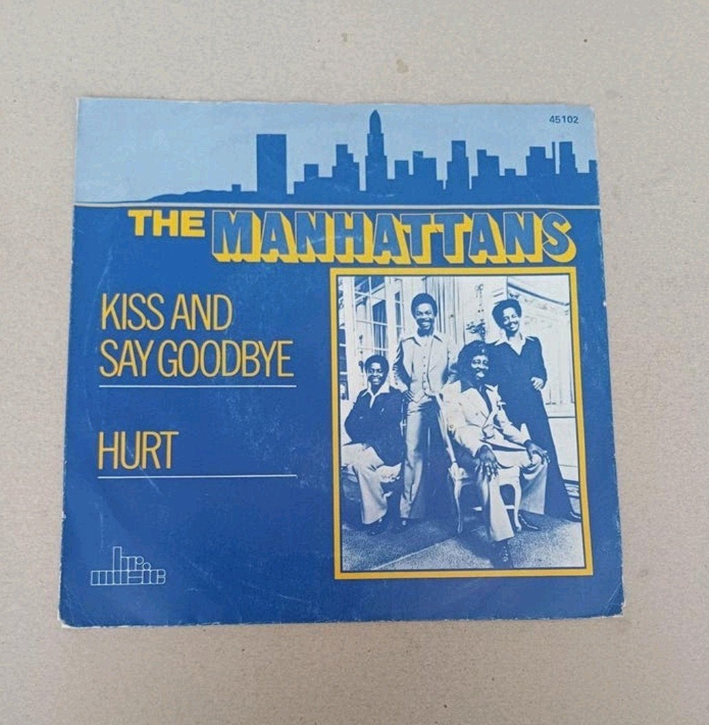The Manhattans  - Kiss And Say Goodbye  / Hurt, Gebruikt, 7 inch, Ophalen of Verzenden, Pop