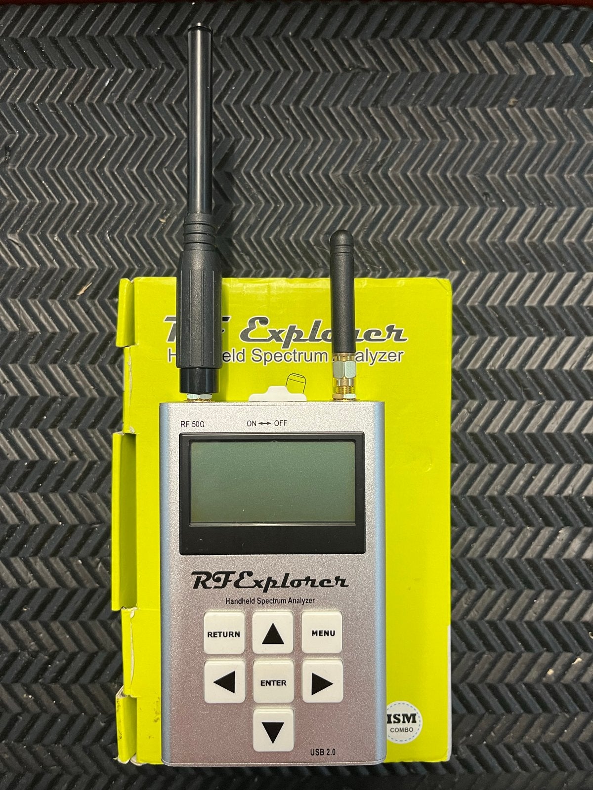 RF Explorer Handheld Spectrum Analyzer ISM Combo, Ophalen of Verzenden, Zo goed als nieuw