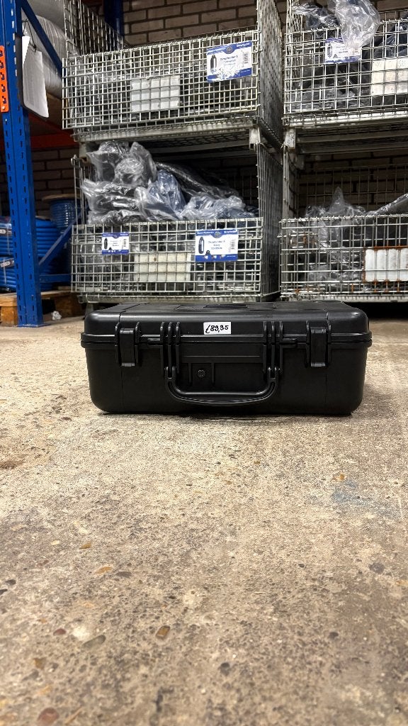 Storm case, Ophalen, Zo goed als nieuw